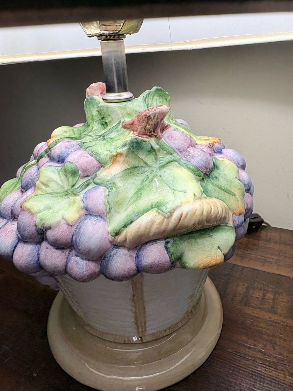 Vintage Mid-20th-Century Italian Ceramic Majolica Table Lamp - Picture 11 of 13